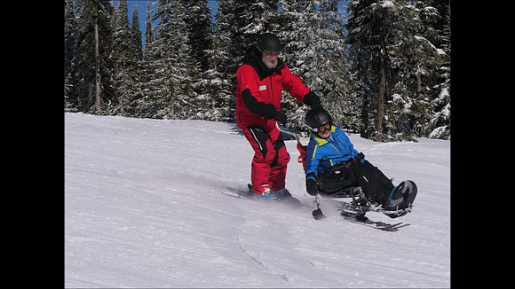 Sitskiing with Danielle 2022_Moment(4)